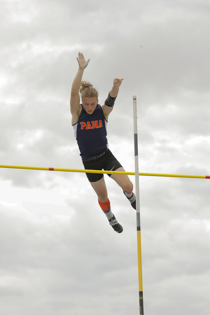 Griffin Kimbrel Pole Vault-2022 Boys Track and Field Qualifiers